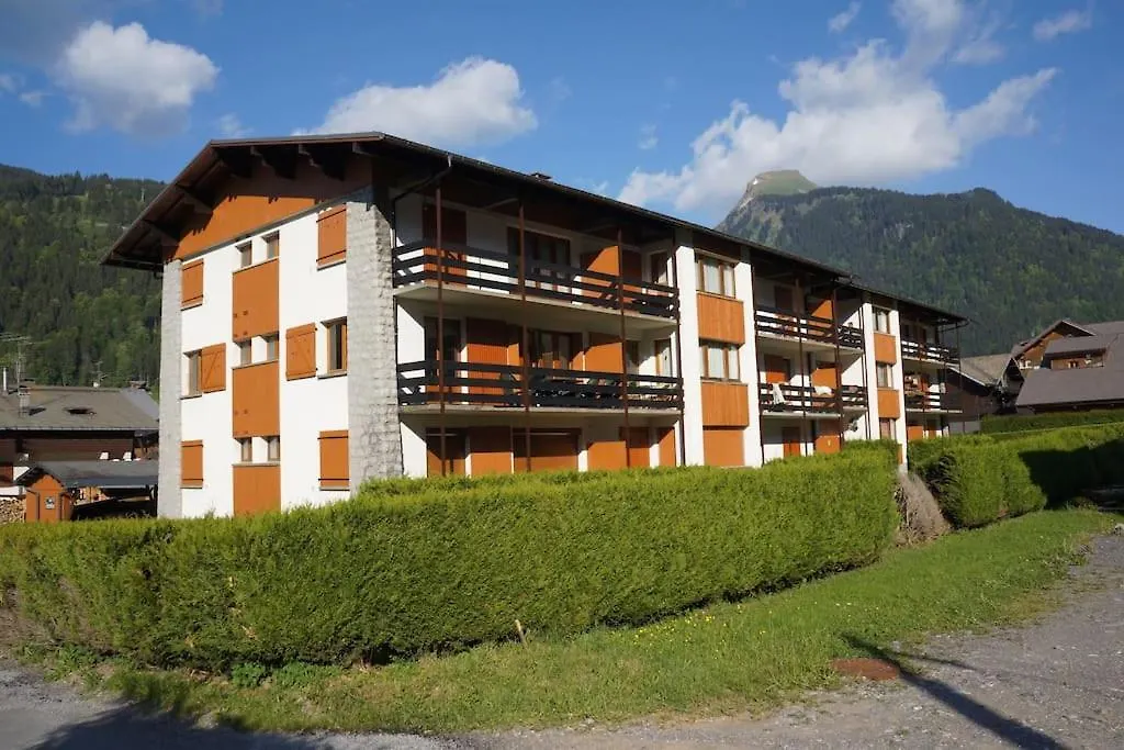 Jangilau - Large, Triple Aspect Apartment In Central Morzine